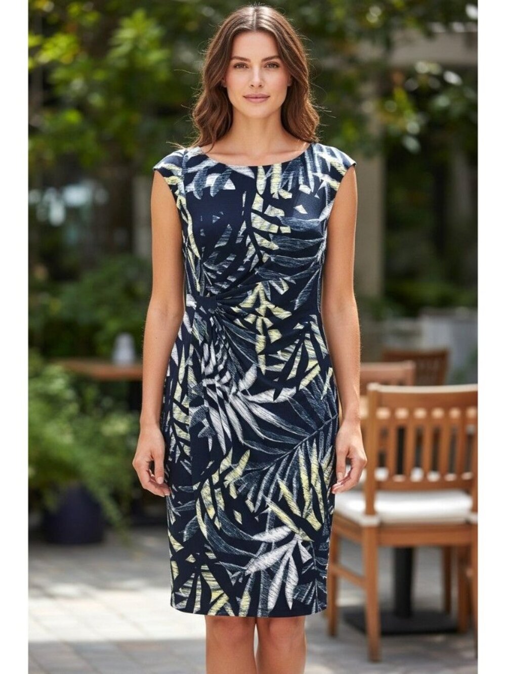 Dressbarn Navy Blue Yellow Palm Print Sleeveless Sheath Dress Size 8 Stretch
